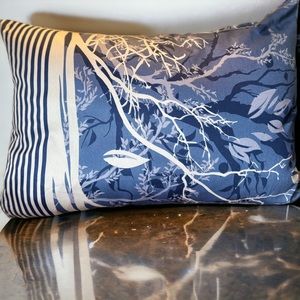 2 pillowcases. Zippered and high quality. 100% cotton